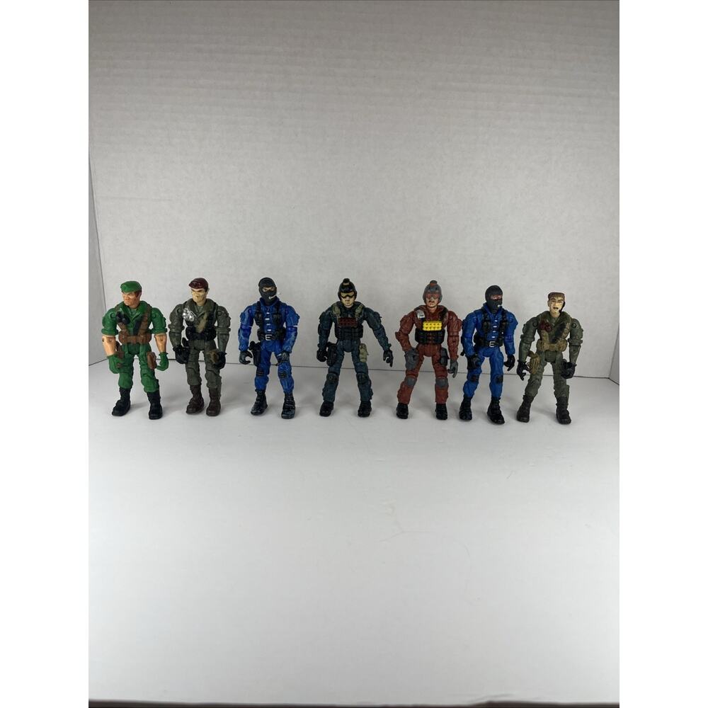 2003 Lanard “The Corps” Series Action Figures. Lot Of 7 Figures - Military